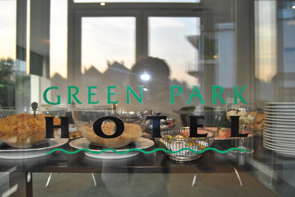 Greenpark Hotel Sint-Pieters-Leeuw Eksteriør billede