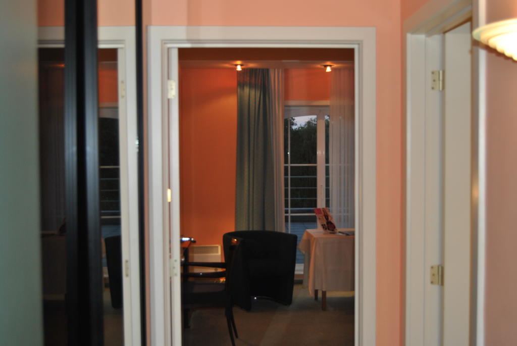 Greenpark Hotel Sint-Pieters-Leeuw Eksteriør billede